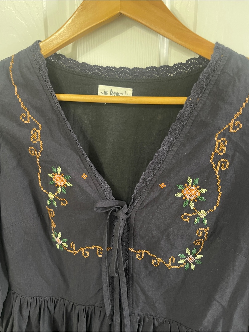 In Loom Dress Womens Large Homestead Cross Stitch Navy Ruffle Cottagecore - Picture 10 of 11
